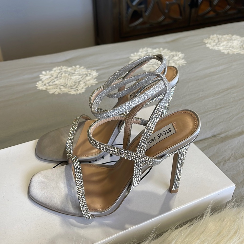 Steve Madden beautiful cristals  heels